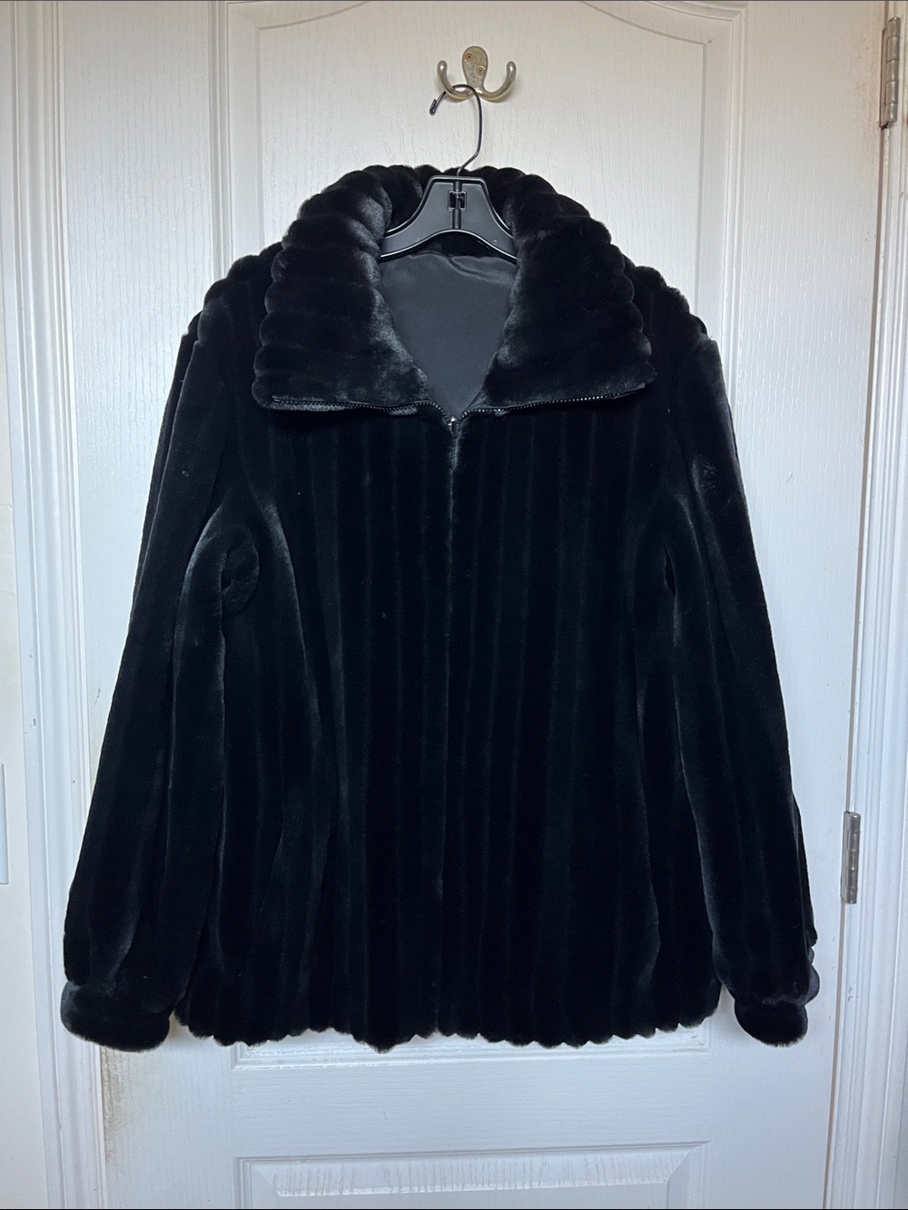 Classic Black Faux Fur Jacket - Women's Coat